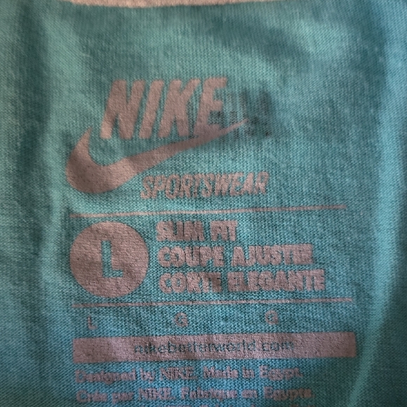 Nike Women's Aqua T-Shirt - Picture 4 of 4